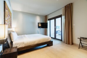 Een strijkplank/strijkijzer, wifi, beddengoed