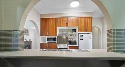 Crossroads Cottage - Close to Zoo, Charming & Cosy