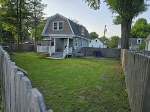 Exterior - Luxury 2-bedroom house in superb Norfolk with cool AC and charm (Norfolk)
