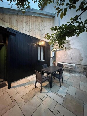 Outdoor dining - Tbilisi - Apartment - Central Location - Sleeps 2 (Tbilisi)