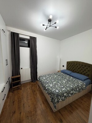 Room - Tbilisi - Apartment - Central Location - Sleeps 2 (Tbilisi)