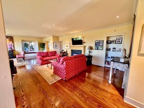 Living area - Warm, beautifully decorated beach view house only two blocks from beach. (Carmel By The Sea)