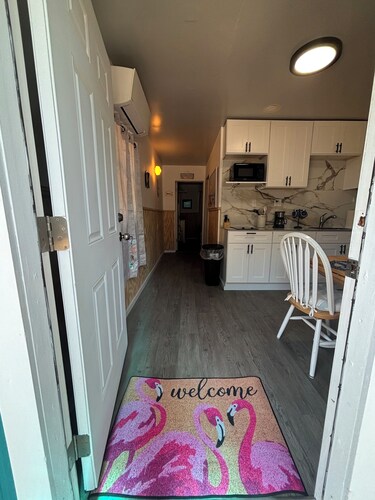 Charming 1-Bedroom Retreat in the Heart of Town