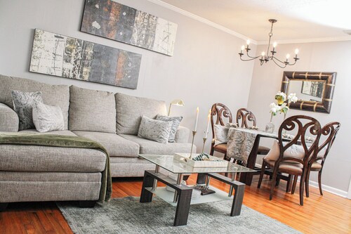 Charming 3-bedroom suite at 133 West Rose downtown Jackson Alabama.