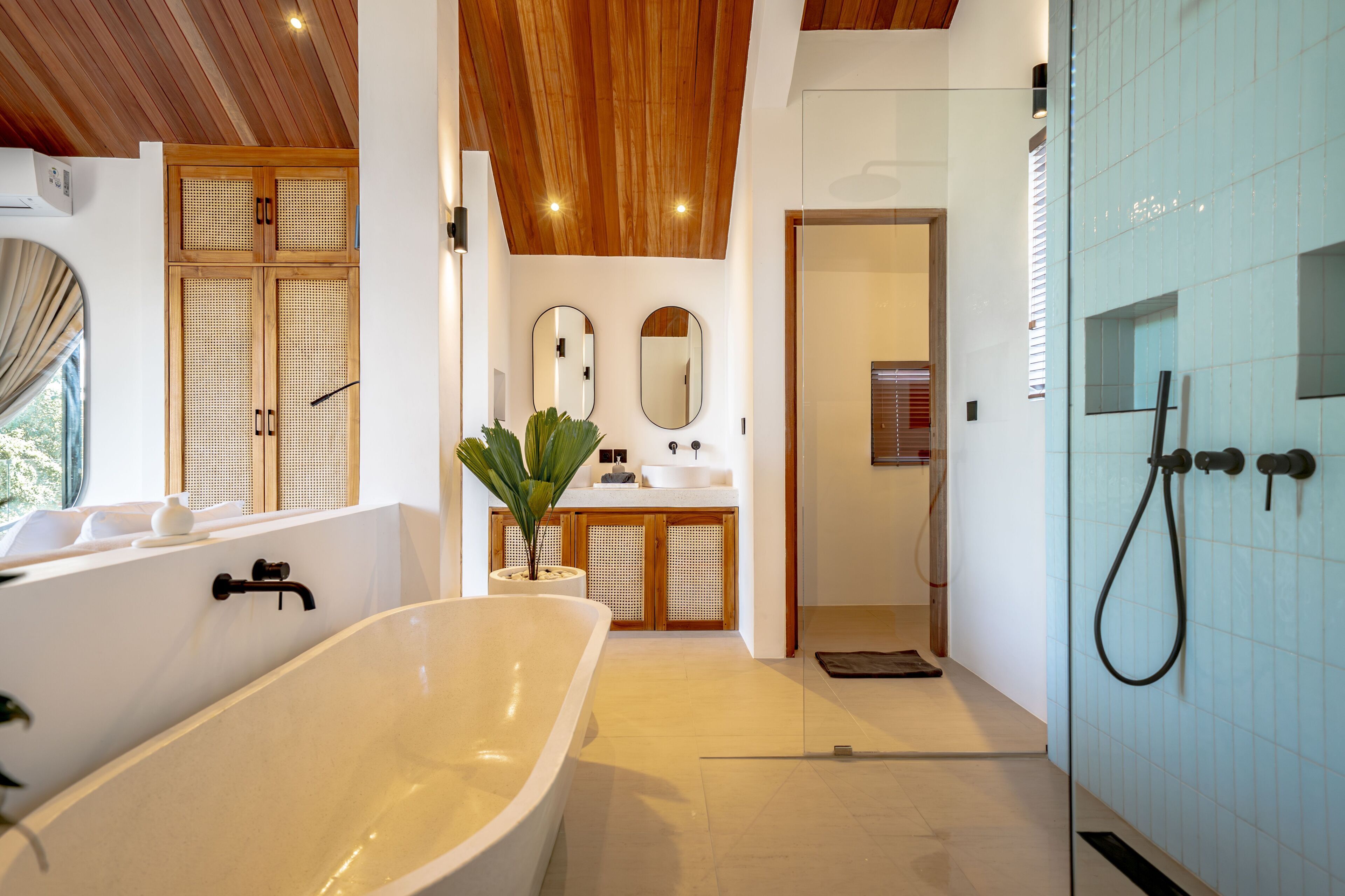 Luxury Villa, 1 King Bed, Pool View | Bathroom