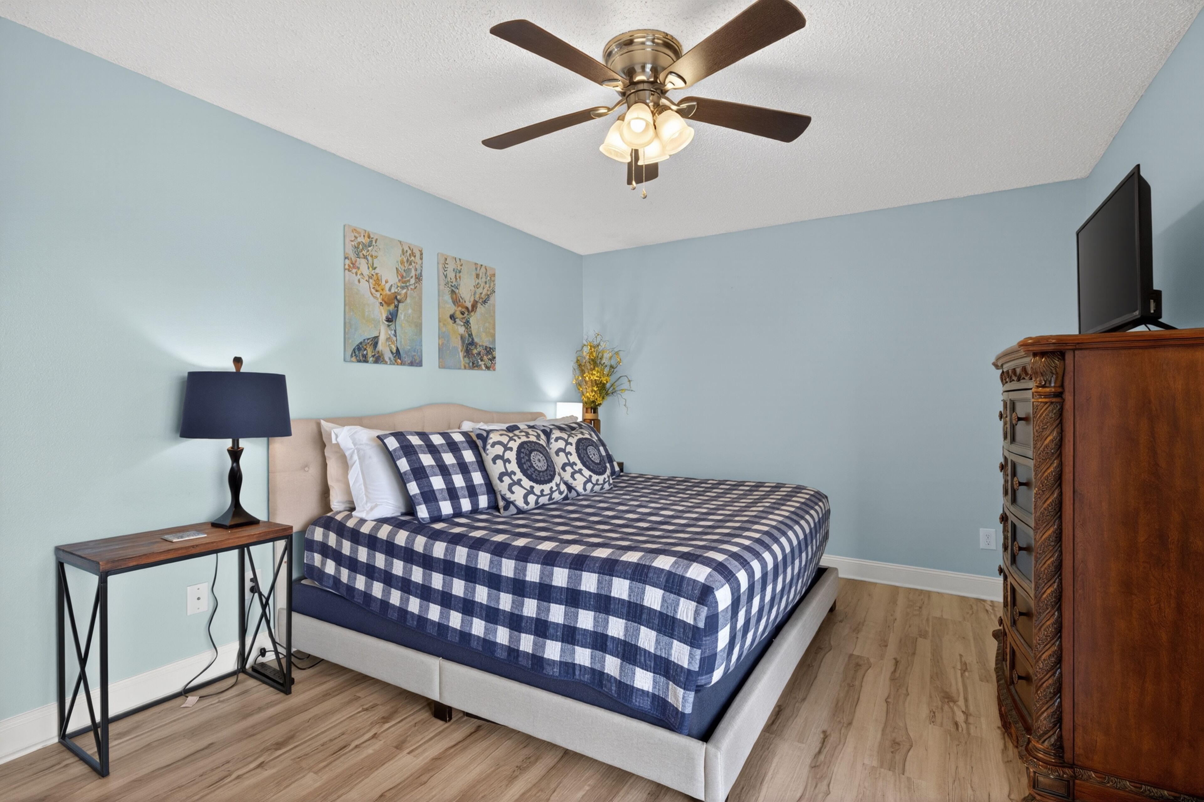 2 bedrooms, iron/ironing board, WiFi (free), bed sheets