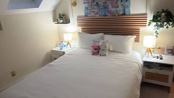 Iron/ironing board, Internet, bed sheets
