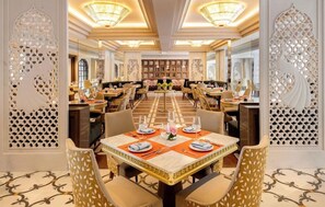 Dining - Taj Lalit Bagh (Māvli)
