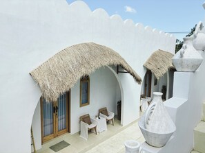 Deluxe-Doppelzimmer, Poolblick | Terrasse/Patio