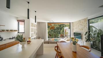 Vila luxo, 3 quartos, vista para a piscina | Sala de jantar