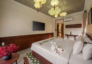 Desk, iron/ironing board, free WiFi - Solea Boutique Hotel Hoi An (Hoi An)