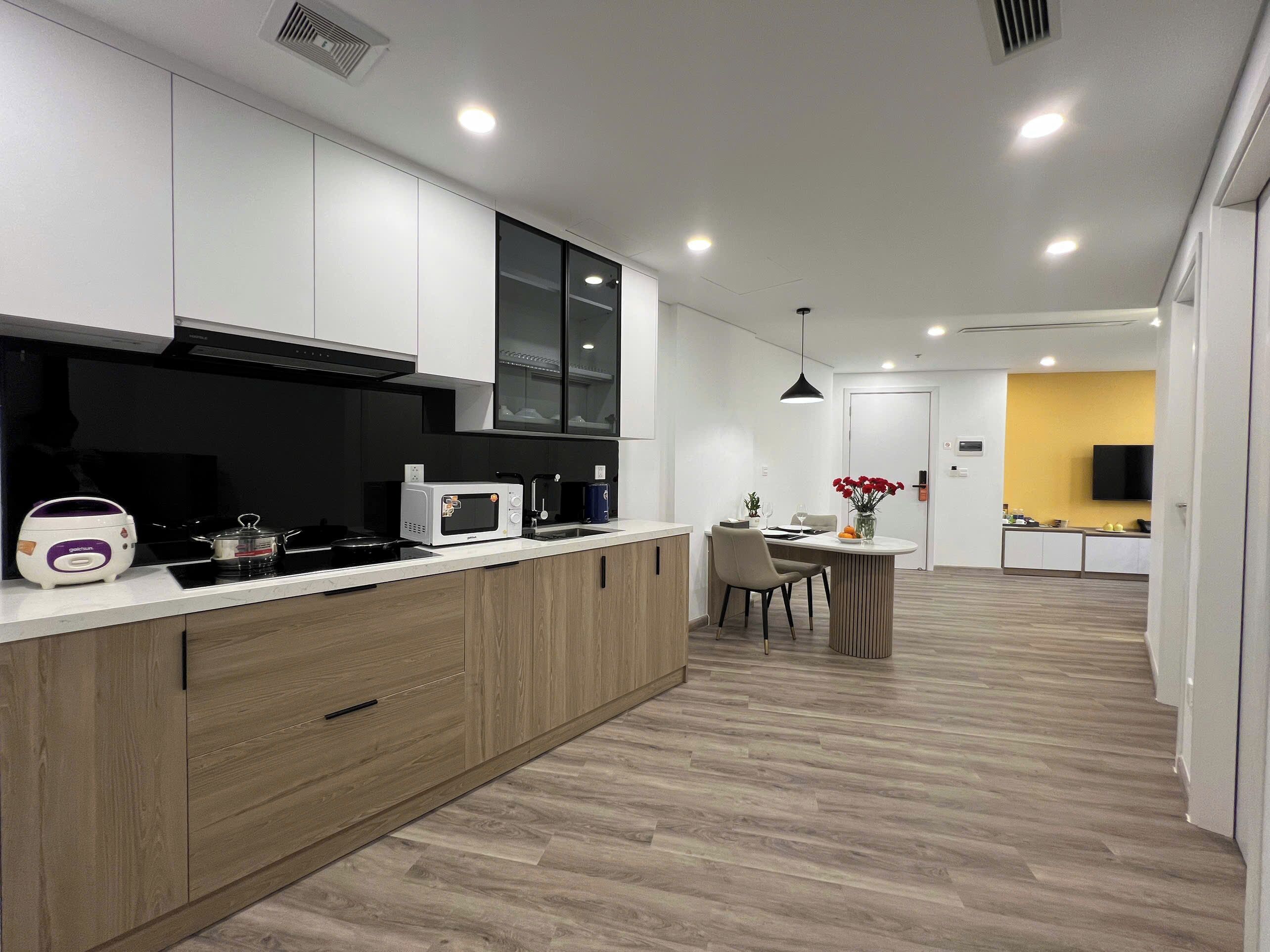 Luxury Apartment, Balcony, City View | Private kitchen | Fridge, microwave, stovetop