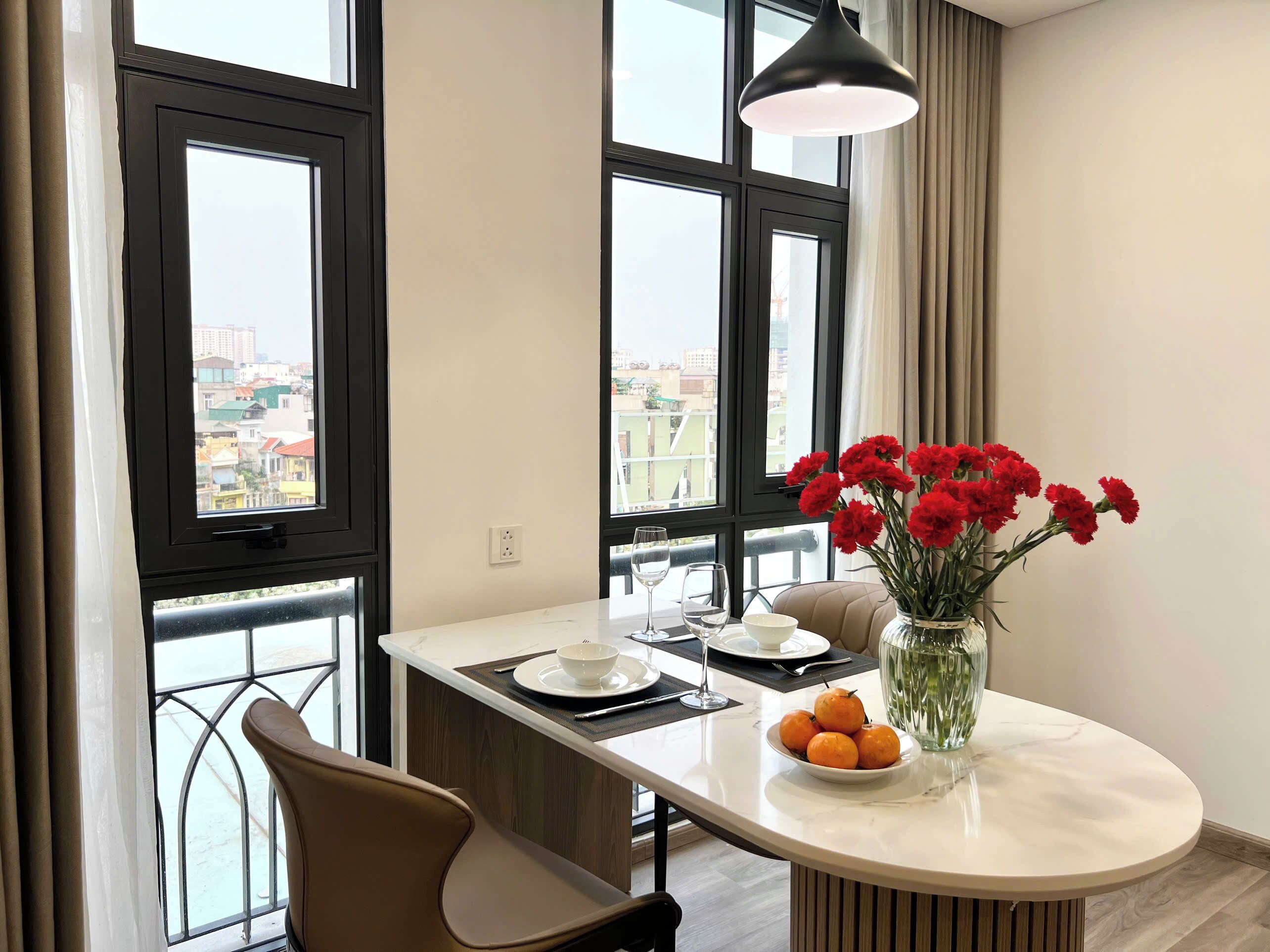 Junior Apartment, Balcony, City View | Dining