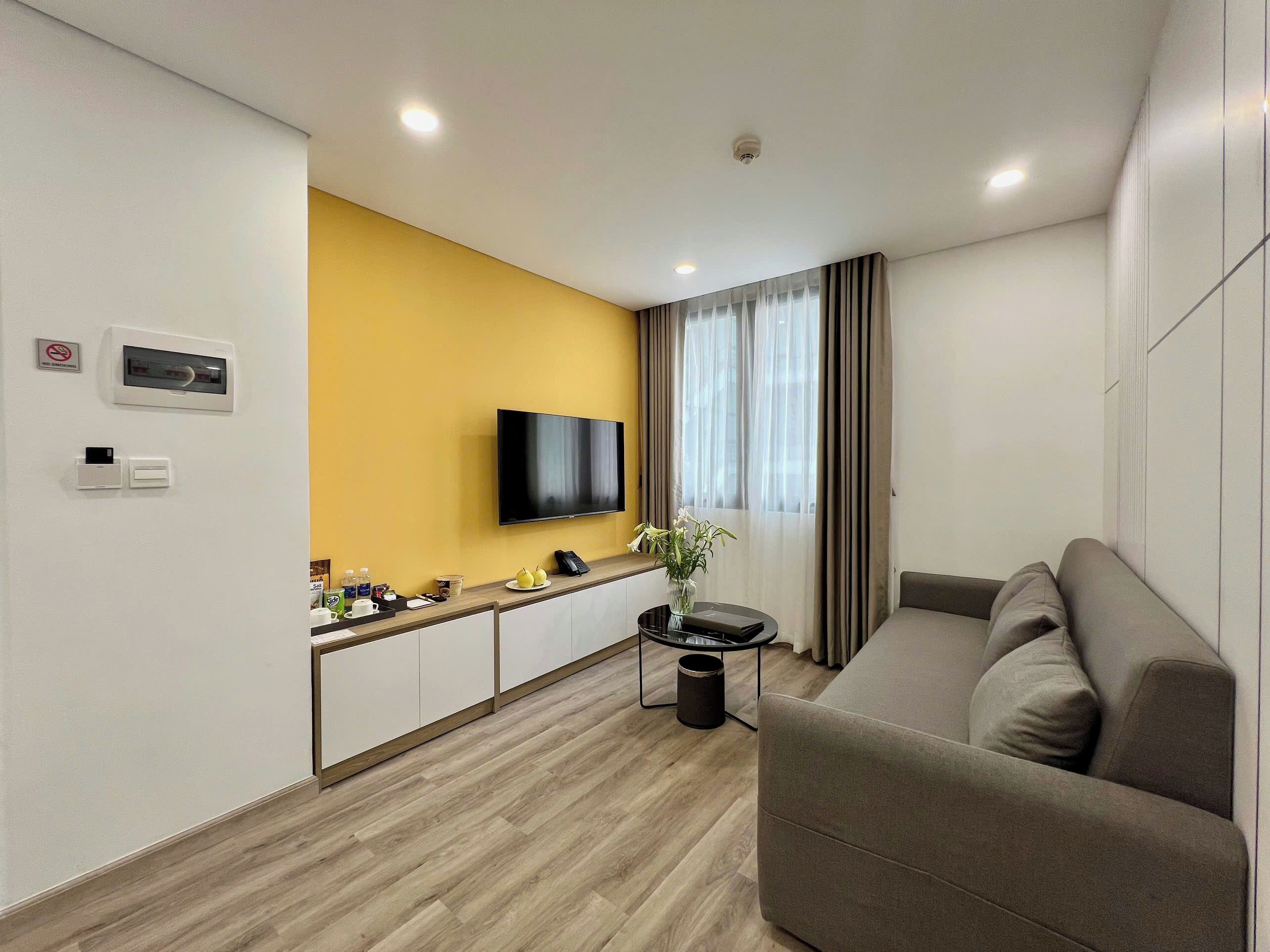Luxury Apartment, Balcony, City View | Living area