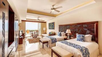 In-room safe, laptop workspace, iron/ironing board, free WiFi