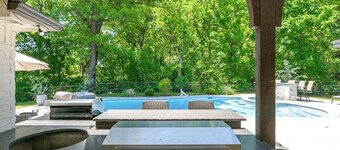 Arrows Resort w/ Pool & Spa