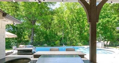 Arrows Resort w/ Pool & Spa