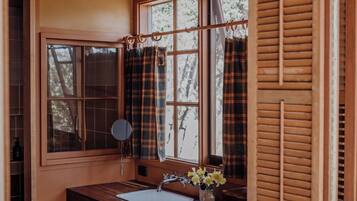 Eco-friendly toiletries, towels, soap, shampoo