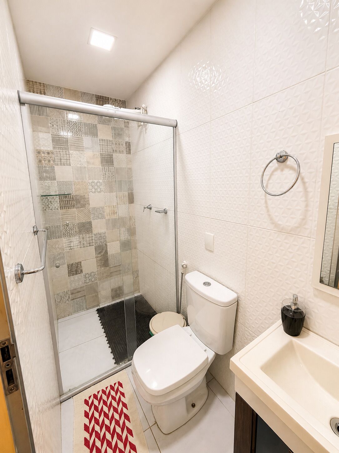 Casa | Baño | Ducha, toallas, jabón y papel higiénico