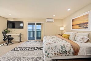 Room - Waterfront Camano Island Haven with Epic Views & Wildlife Watching (Camano)