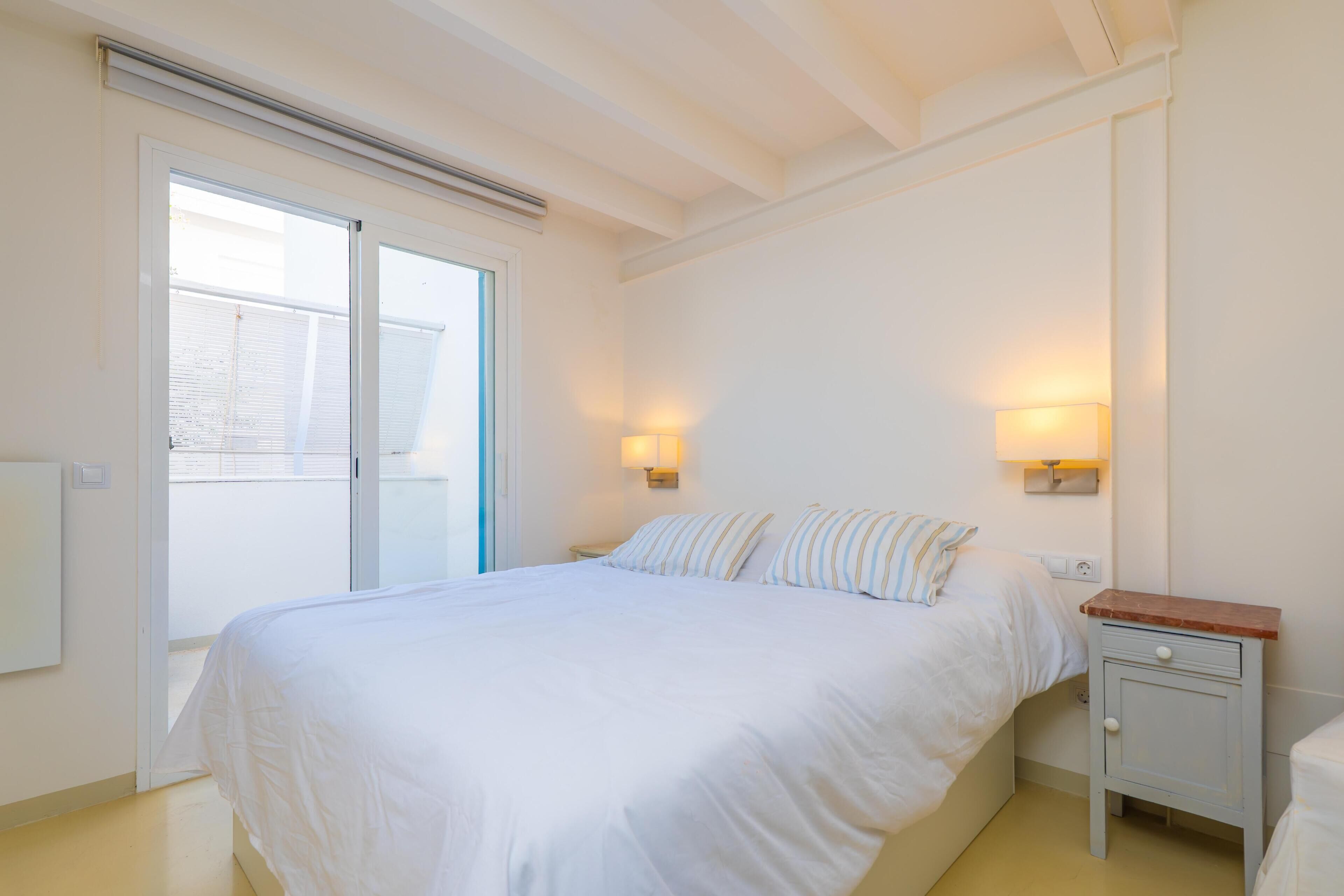 1 slaapkamer, een strijkplank/strijkijzer, gratis wifi, beddengoed