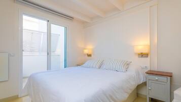 1 slaapkamer, een strijkplank/strijkijzer, gratis wifi, beddengoed