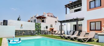 Villa Sun kissed  Miralobo by Golden Dunes