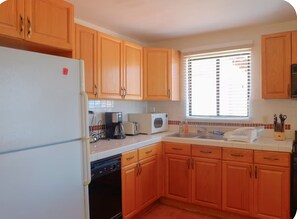 Private kitchen - Baja Mar Country Club Casa 3 Recamaras Frente a campo de Golf y lago (Ensenada)
