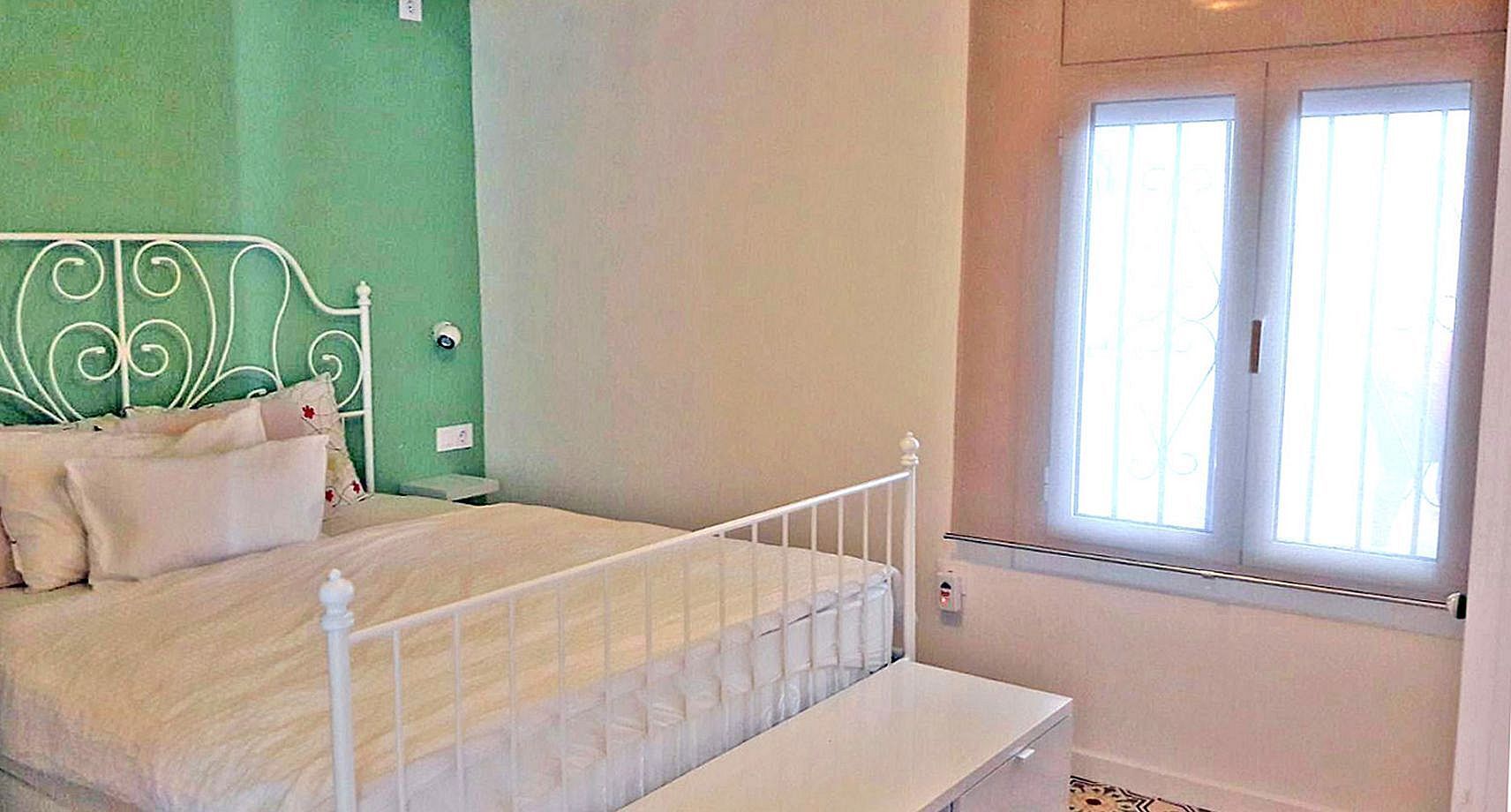 4 chambres, fer et planche à repasser, Wi-Fi gratuit, draps fournis