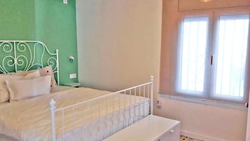 4 chambres, fer et planche à repasser, Wi-Fi gratuit, draps fournis