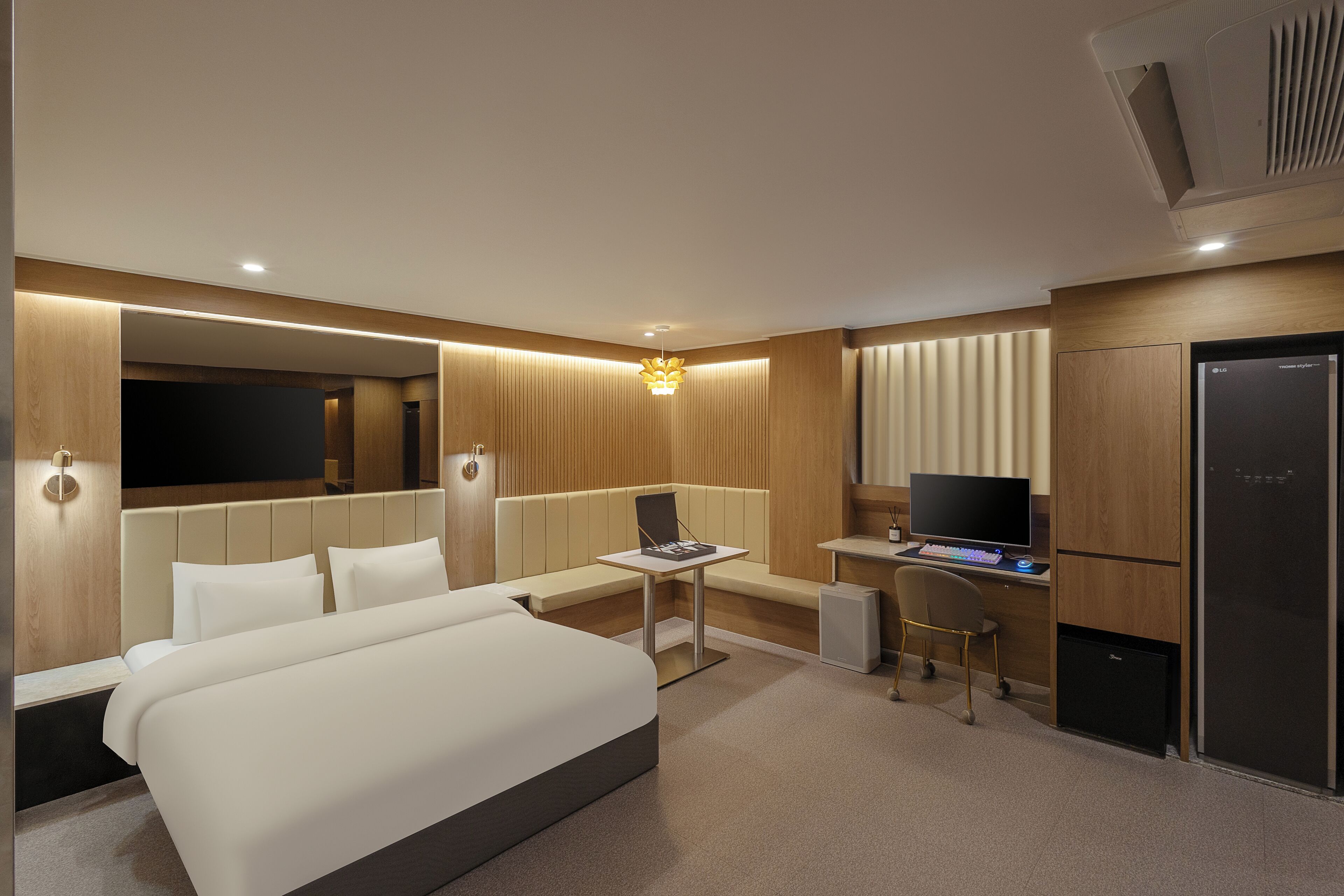 Blackout curtains, free WiFi, bed sheets