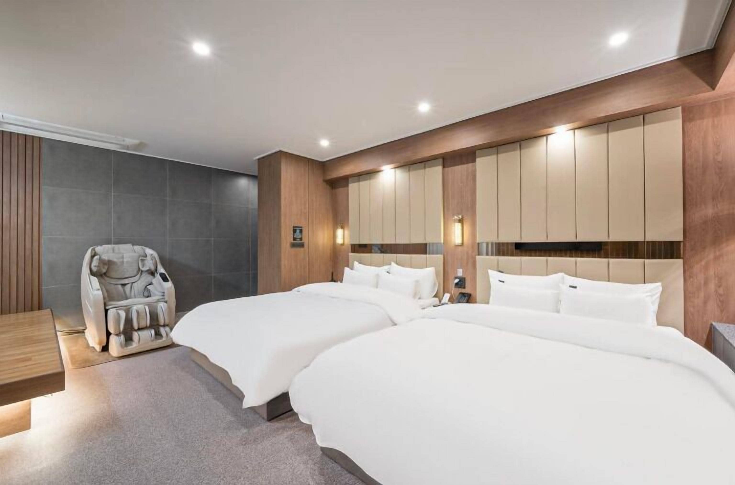 Blackout curtains, free WiFi, bed sheets