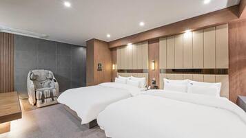 Blackout curtains, free WiFi, bed sheets