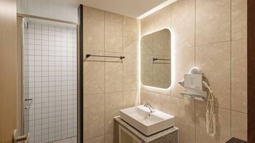 Party Room 2pax | Baño