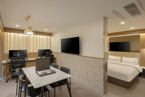 Family Room, City View | Living area
