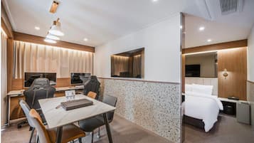 Family Room, City View | Langsir/tirai gelap terus, Wi-fi percuma, cadar katil