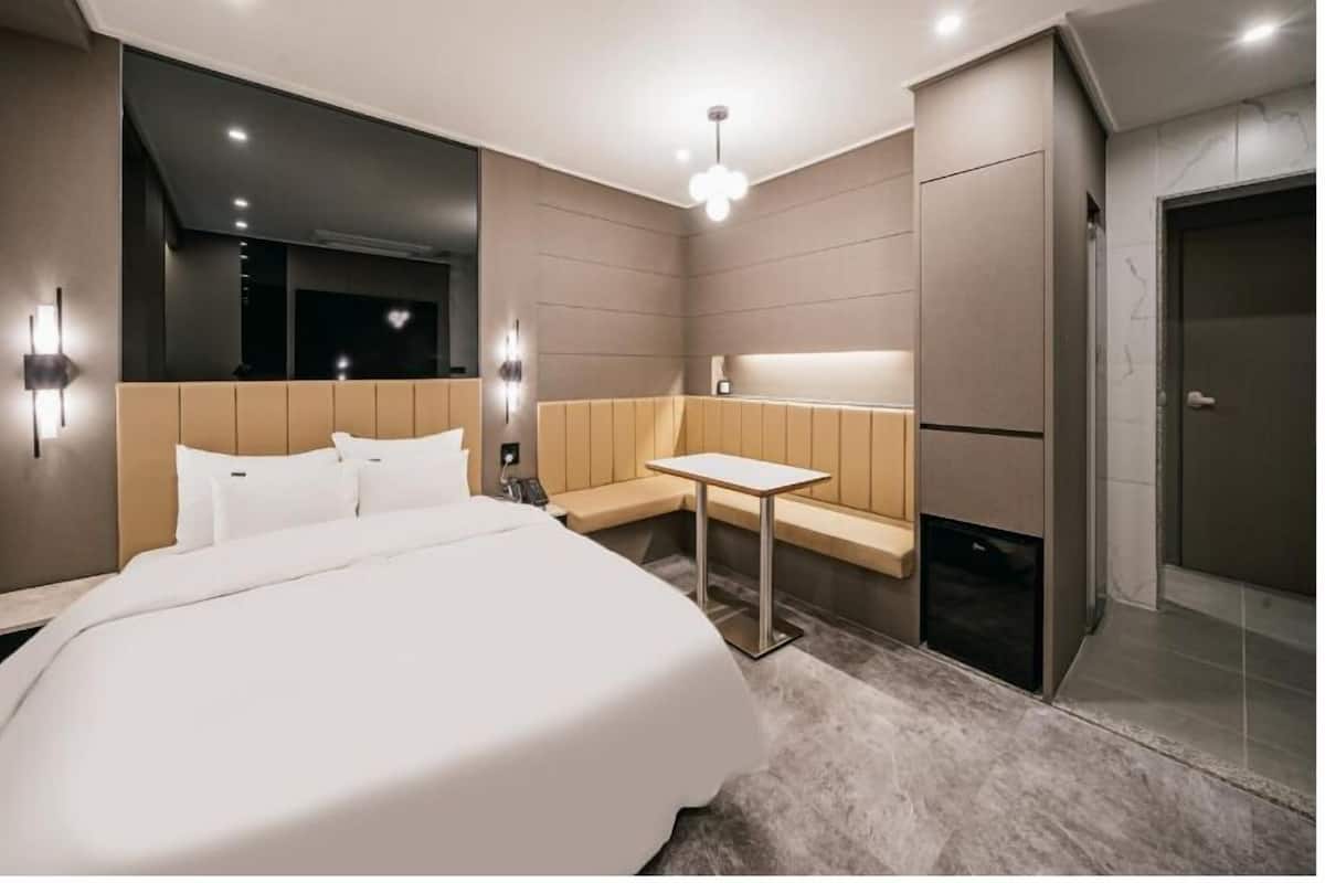 Deluxe-Zimmer | Verdunkelungsvorhänge, kostenloses WLAN, Bettwäsche
