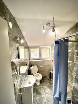Free toiletries, hair dryer, towels, soap - House by the river  (Plitvica Selo)