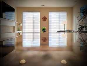Interior - Beautiful bright 4 bedroom house just 15 minutes from the SLC airport (North salt lake)