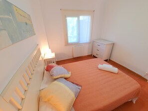 Free WiFi, bed sheets - APARTMENT PALS BEACH-3 (Pals)