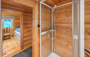 Shower - Cozy home in Noresund with house a panoramic view (Noresund)