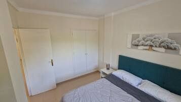 Wifi gratis y ropa de cama