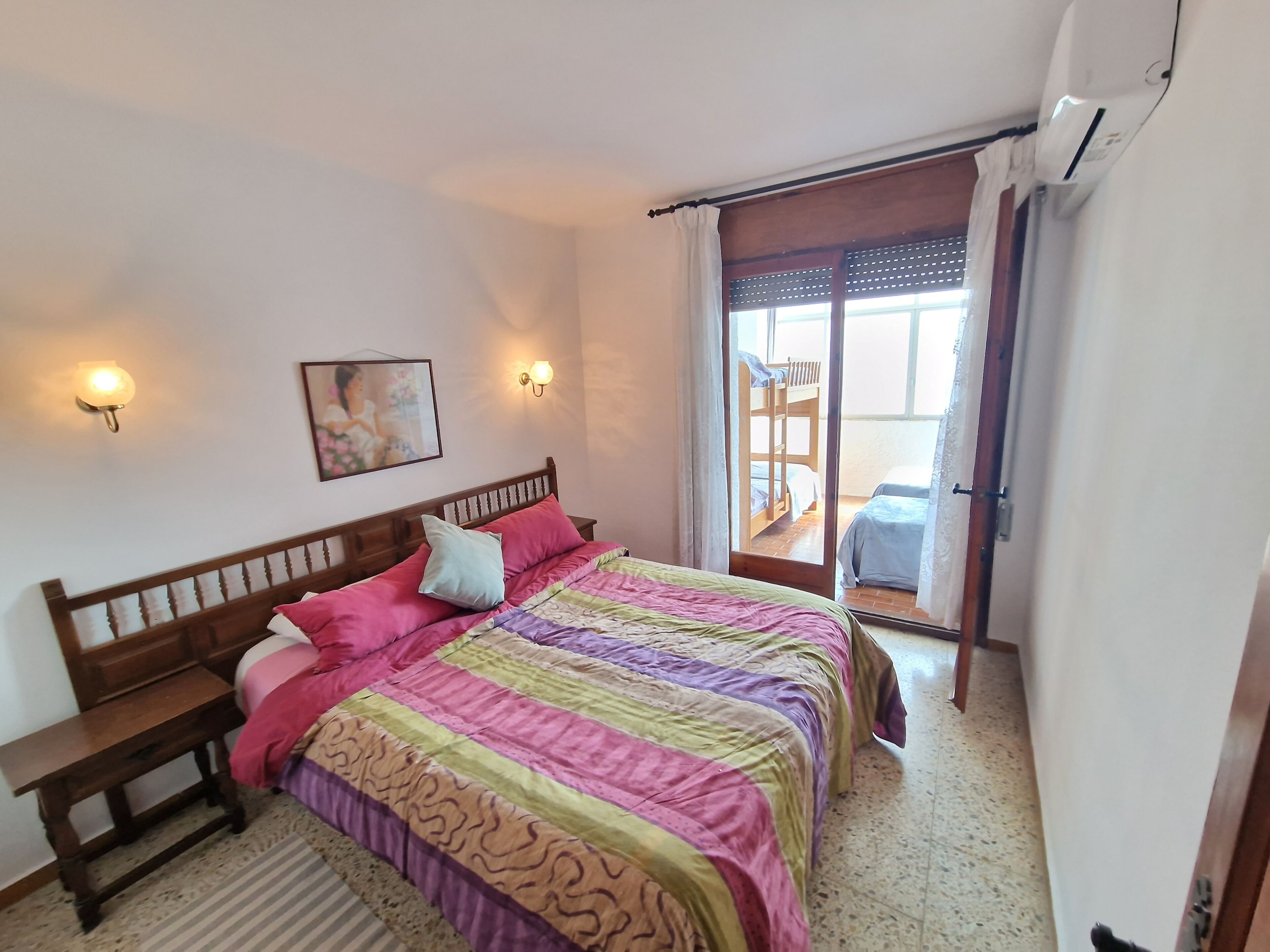 4 camere, Wi-Fi gratuito, lenzuola