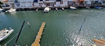 VILLA EMPORION CANALS