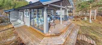 Beautiful home in Snillfjord with WiFi