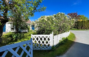 Property grounds - 4 bedroom cozy home in Flekkerøy (Flekkerøy)