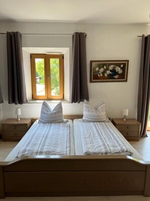 Room - Vrbo Property (Grabenstätt)