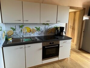 Fridge, oven, stovetop, coffee/tea maker - Vrbo Property (Grabenstätt)