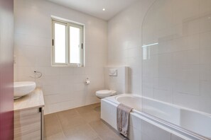 House, Smoking | 3 bedrooms