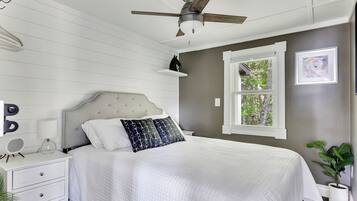 Iron/ironing board, internet, bed sheets
